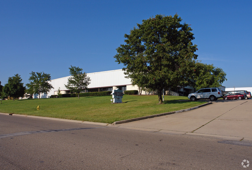 9185 Le Saint Dr, Fairfield, OH for lease - Building Photo - Image 1 of 6