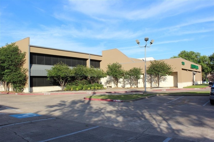 1701 Southwest Pky, College Station, TX for lease - Building Photo - Image 2 of 6