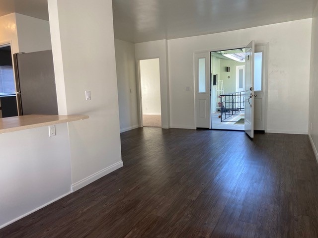 3445-3449 Richland Dr. portfolio of 2 properties for sale on LoopNet.com - Interior Photo - Image 2 of 9