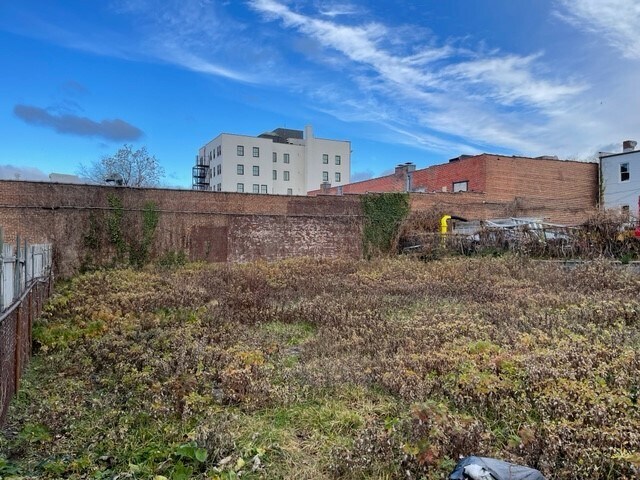 9 Winthrop Ave, New Rochelle, NY for sale Primary Photo- Image 1 of 1