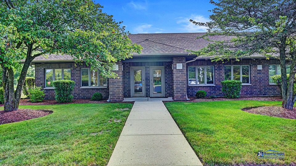 735 McArdle Dr, Crystal Lake, IL for sale - Building Photo - Image 1 of 1