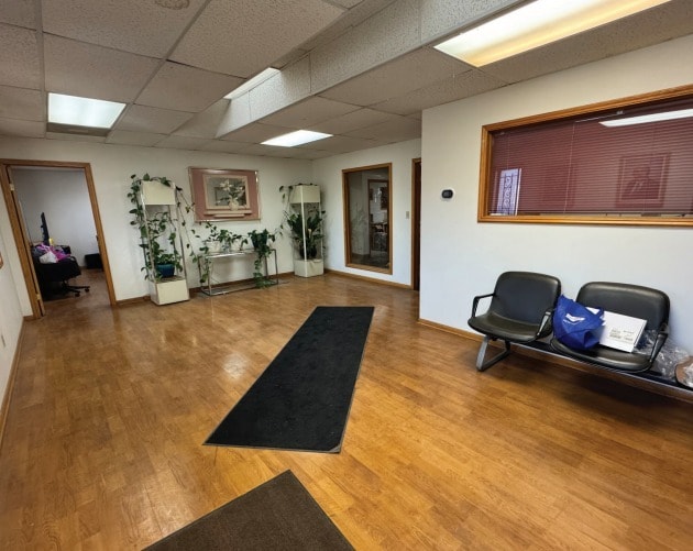 2545 N 30th St, Milwaukee, WI for lease - Interior Photo - Image 3 of 6