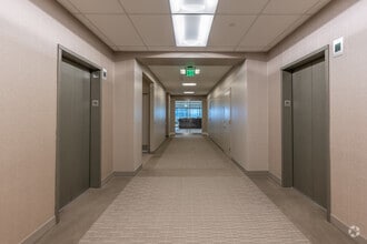 1085 Raymond Blvd, Newark, NJ for lease Interior Photo- Image 1 of 3