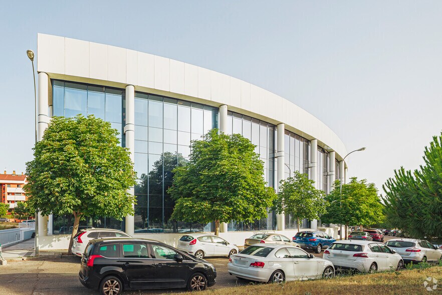 Calle las Norias, 92, Majadahonda, Madrid for lease - Building Photo - Image 3 of 4