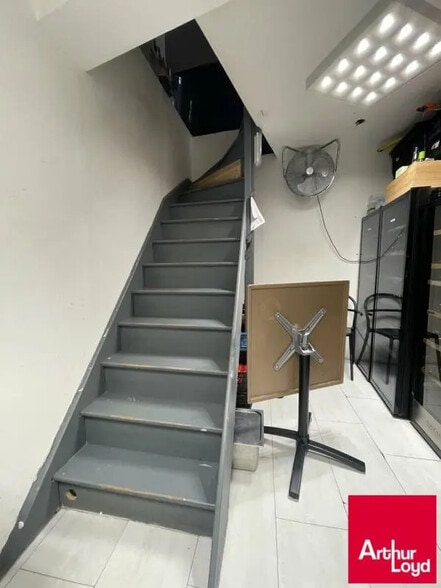 Retail in Reims for lease - Building Photo - Image 3 of 7