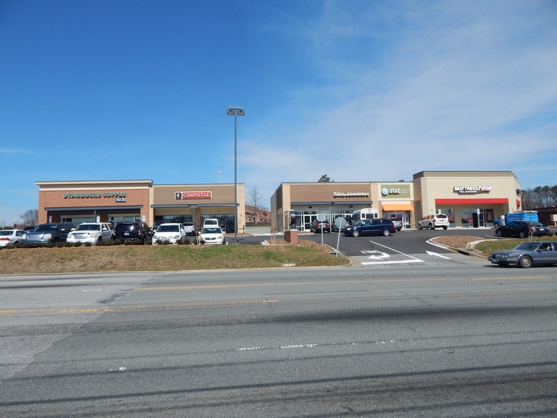 1020 S Main St, Kernersville, NC 27284