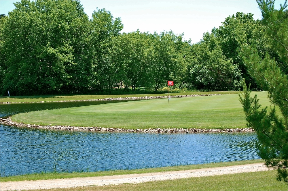 100 Club House Dr, Clintonville, WI for sale Primary Photo- Image 1 of 1