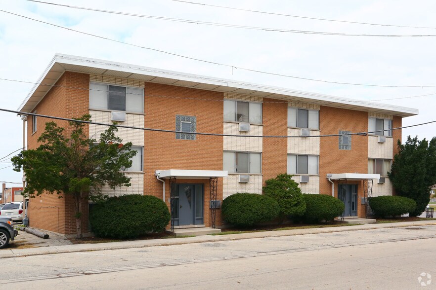 2200-2204 S 13th Ave, Broadview, IL for sale - Primary Photo - Image 1 of 1