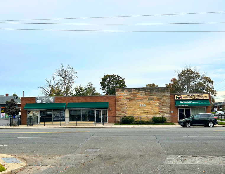 229 Baldwin Rd, Hempstead, NY for lease - Building Photo - Image 1 of 4