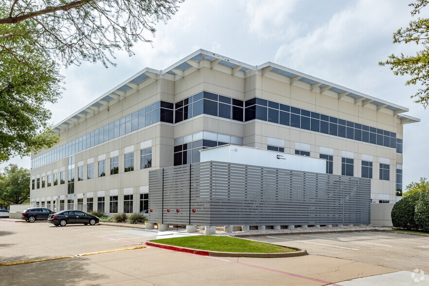 8616 Freeport Pky, Irving, TX for lease - Building Photo - Image 3 of 4