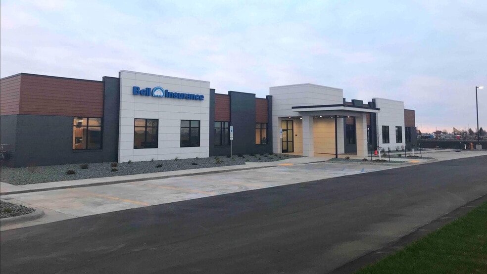 4303-4399 S Columbia Rd, Grand Forks, ND for sale - Building Photo - Image 2 of 25