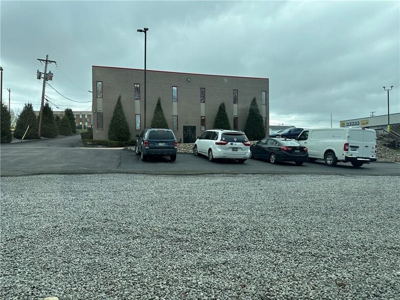 8135 Perry Hwy, Pittsburgh, PA for sale - Building Photo - Image 3 of 9