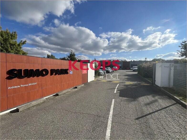 Flex in Montrabé for lease - Building Photo - Image 1 of 8