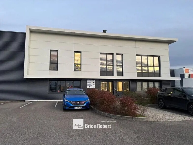 Flex in Saint-Fons for lease - Building Photo - Image 1 of 7