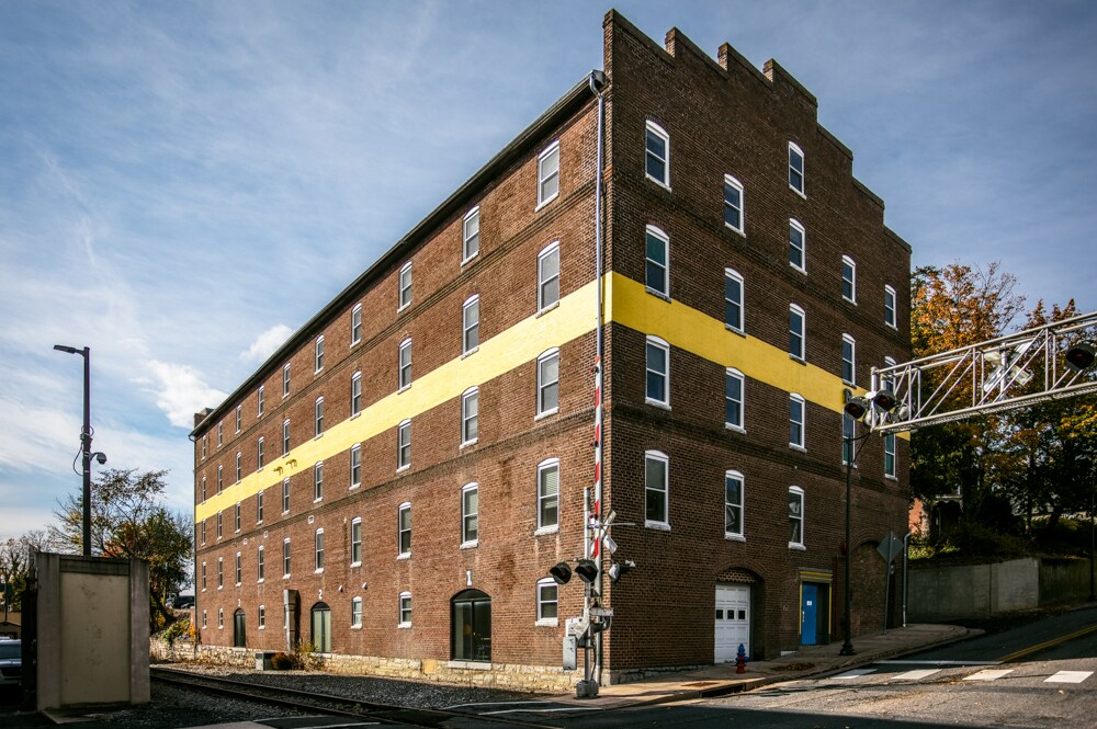 135 W Market St, Harrisonburg, VA for sale Primary Photo- Image 1 of 1