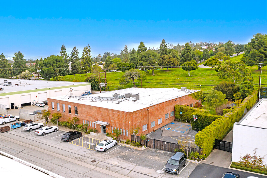 11240 Playa Ct, Culver City, CA for lease - Building Photo - Image 1 of 22