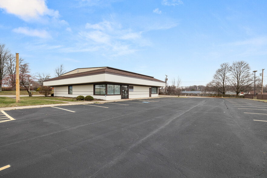 2050 W Fourth St, Mansfield, OH for lease - Building Photo - Image 3 of 42