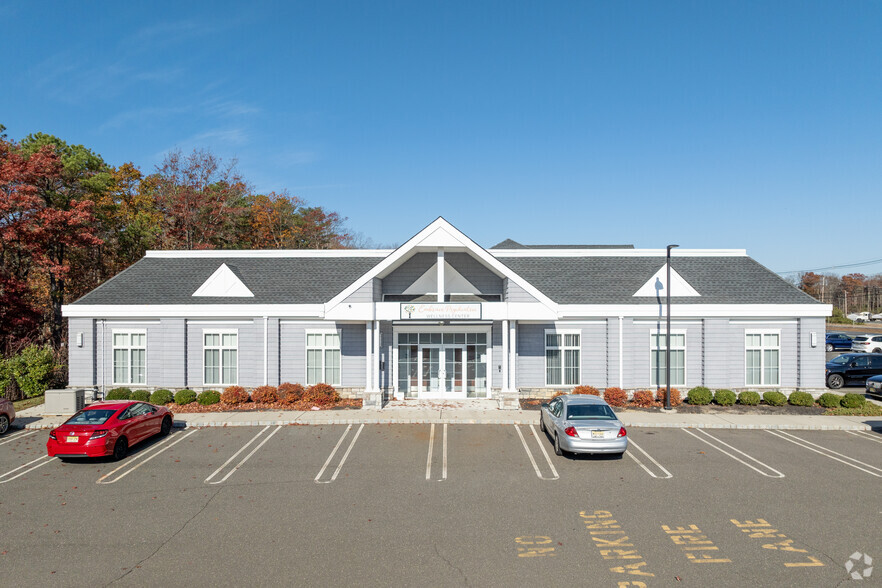 2107 Route 34, Wall, NJ for lease - Building Photo - Image 2 of 5