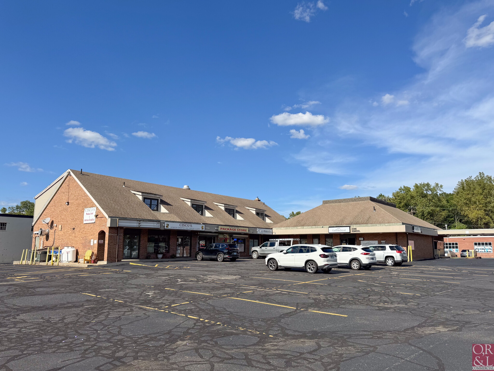 252-260 Hartford Ave, Newington, CT for lease Interior Photo- Image 1 of 8