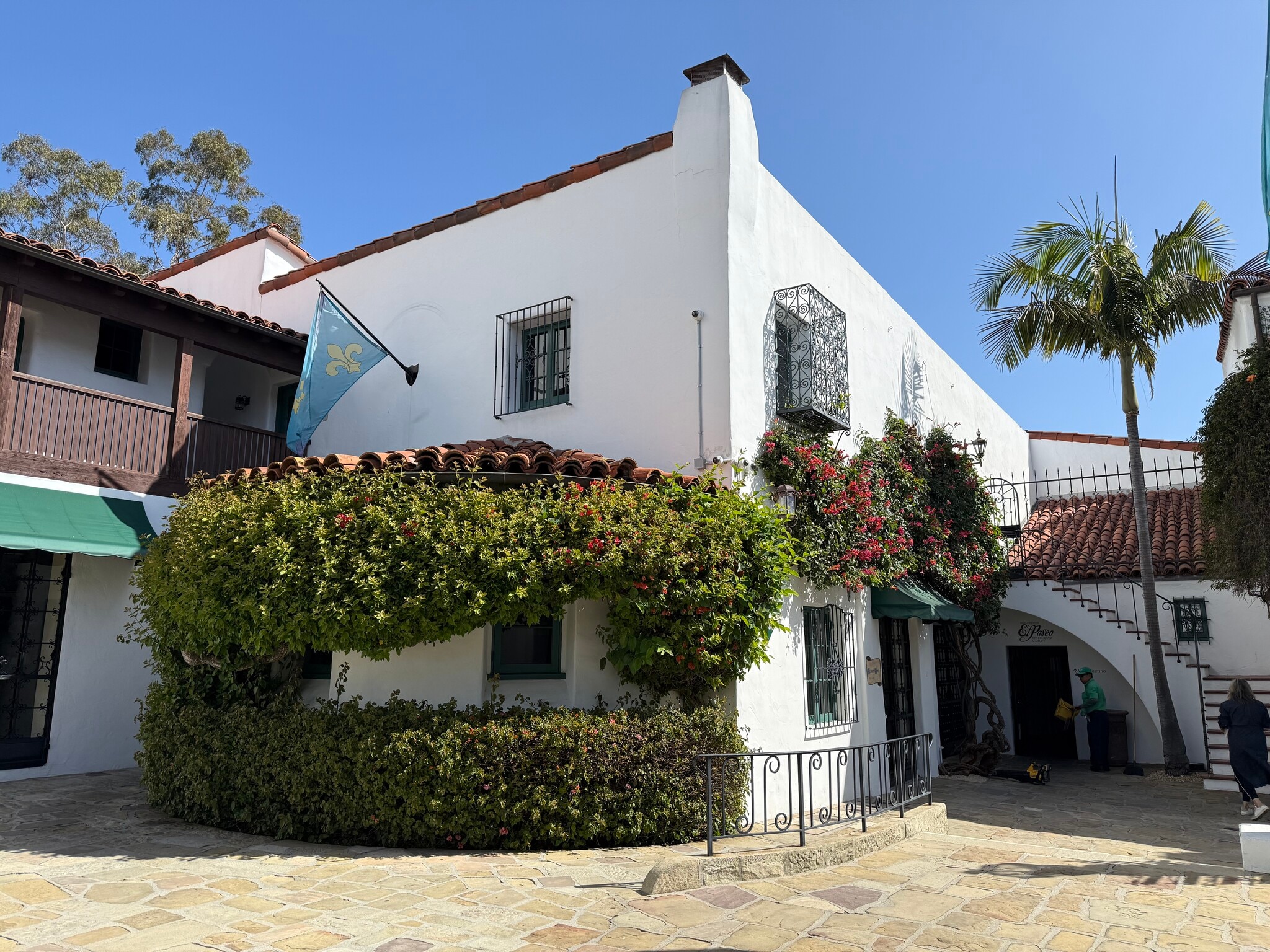 30-32 El Paseo, Santa Barbara, CA 93101, USA, Santa Barbara, CA for lease Interior Photo- Image 1 of 9