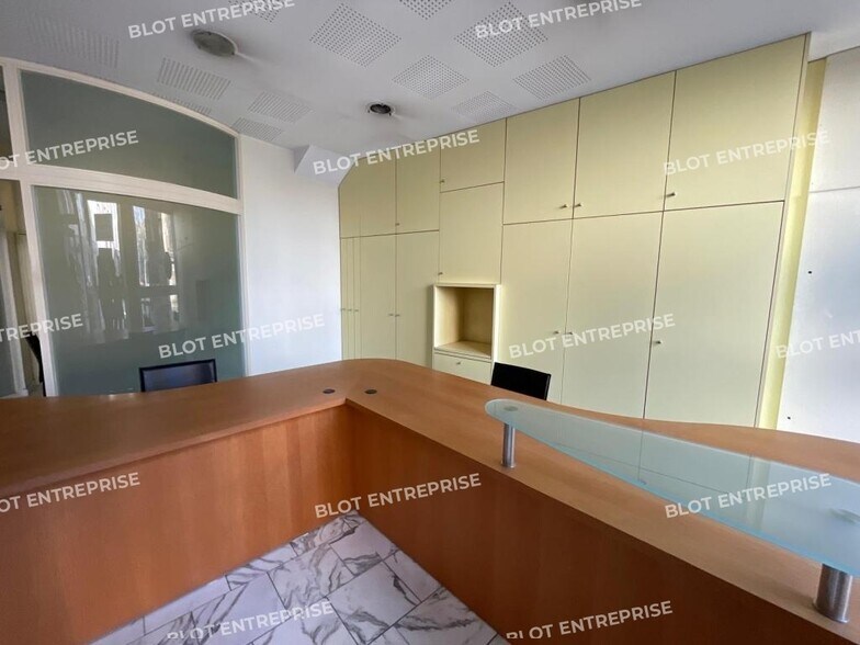 Office in Saint-Brieuc for sale - Building Photo - Image 2 of 6