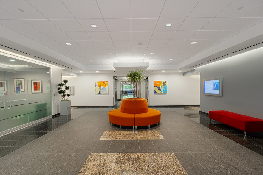 7501 Fannin St, Houston, TX for lease - Lobby - Image 3 of 7