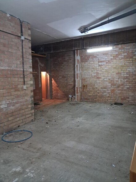 Retail in Igualada, Barcelona for lease - Interior Photo - Image 3 of 5