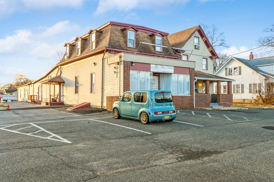 569 Morton Ave, Rosenhayn, NJ for sale - Building Photo - Image 2 of 24