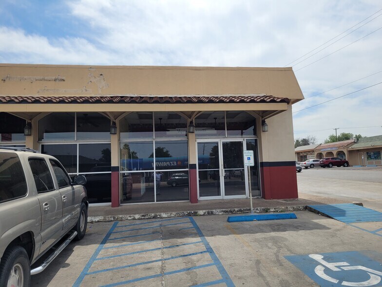 1801 Guadalupe St, Laredo, TX 78043 Guadalupe St. RetailLaredo Texas
