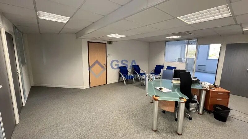 Office in Évry-Courcouronnes for lease - Interior Photo - Image 3 of 7