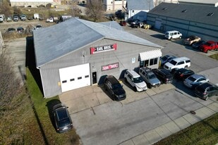 301 W Sophia St, Maumee OH - Warehouse