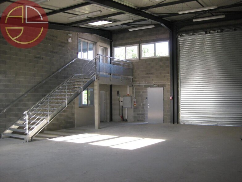 Industrial in Toulouse for lease - Interior Photo - Image 2 of 6