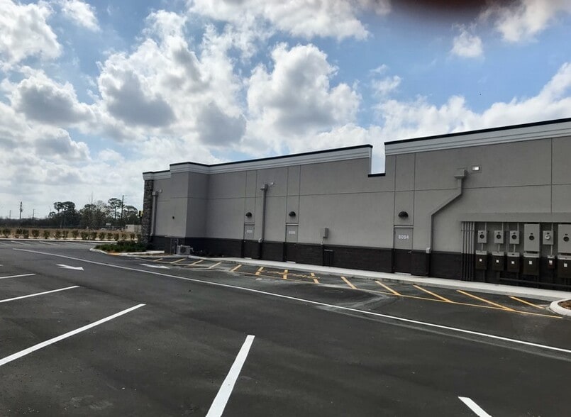 8224 Little Rd, New Port Richey, FL for lease - Building Photo - Image 2 of 4