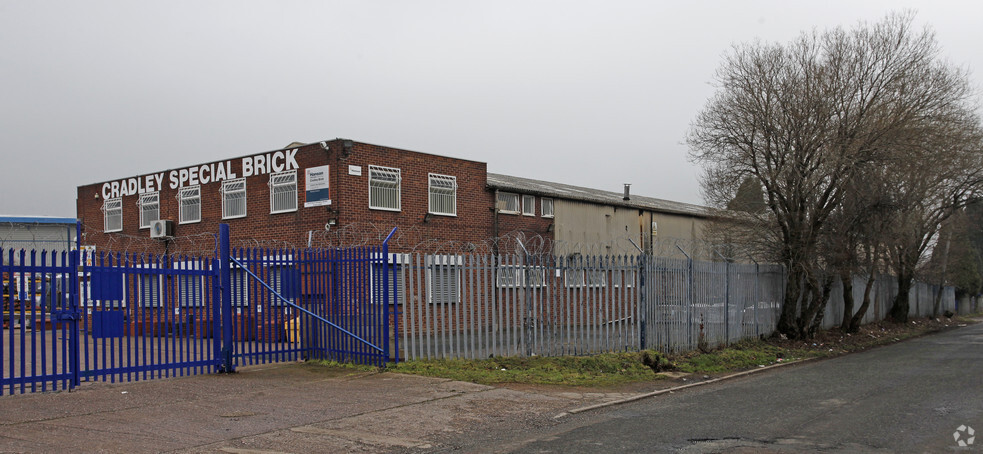 Overend Rd, Cradley Heath for lease - Primary Photo - Image 1 of 5