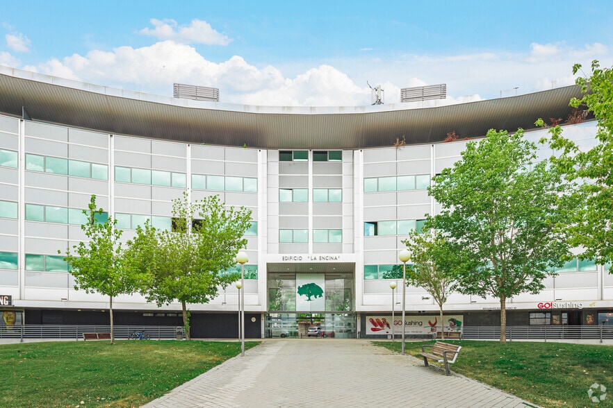 Plaza de la Encina, 10-11, Tres Cantos, Madrid for lease - Building Photo - Image 1 of 6