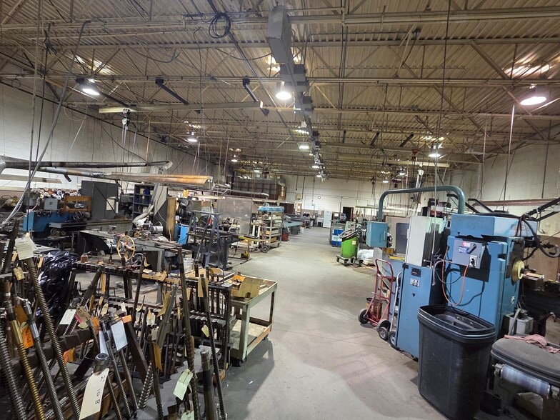 21391 Carlo Dr, Clinton Township, MI for sale - Interior Photo - Image 2 of 8