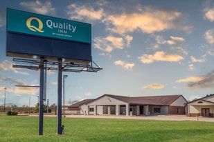 Quality Inn Grayville - Owner Financed Property