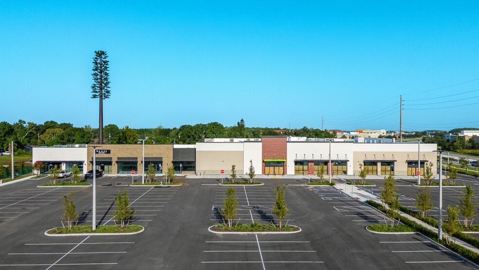 W Osceola Pky, Kissimmee, FL for lease - Building Photo - Image 2 of 6