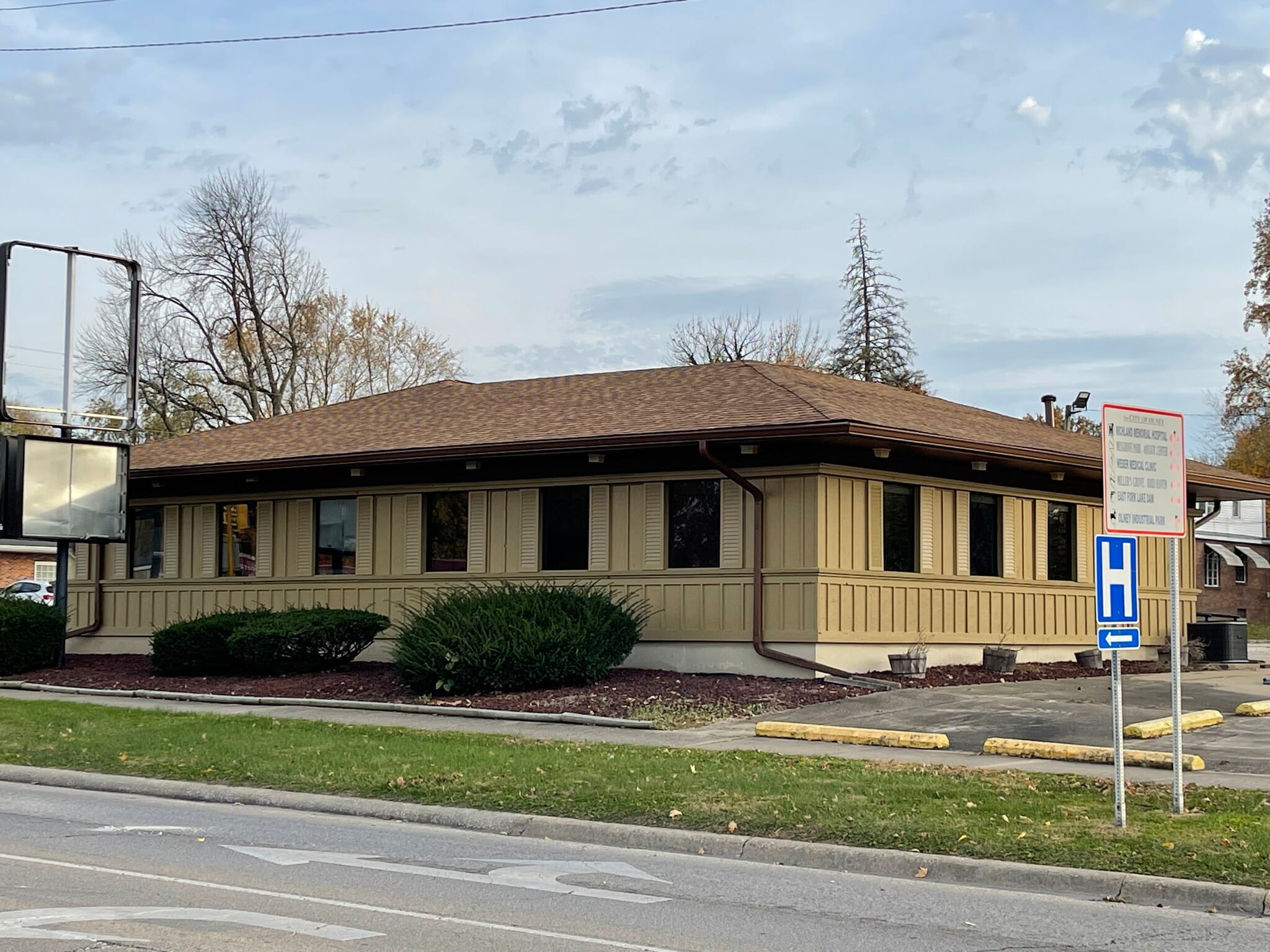 921 E Main St, Olney, IL for sale Building Photo- Image 1 of 1