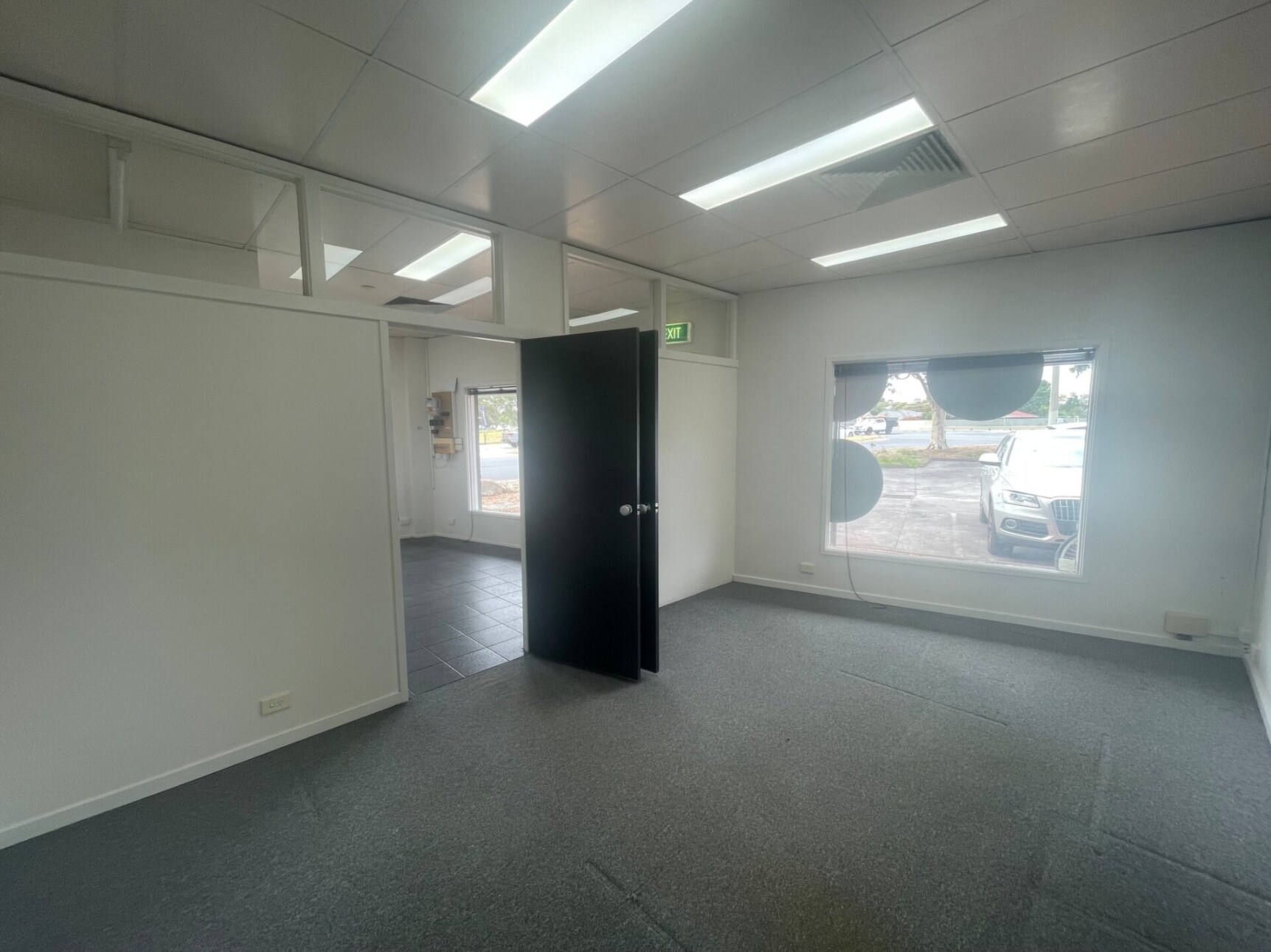 1 Frankston Gardens Dr, Carrum Downs for lease Interior Photo- Image 1 of 6