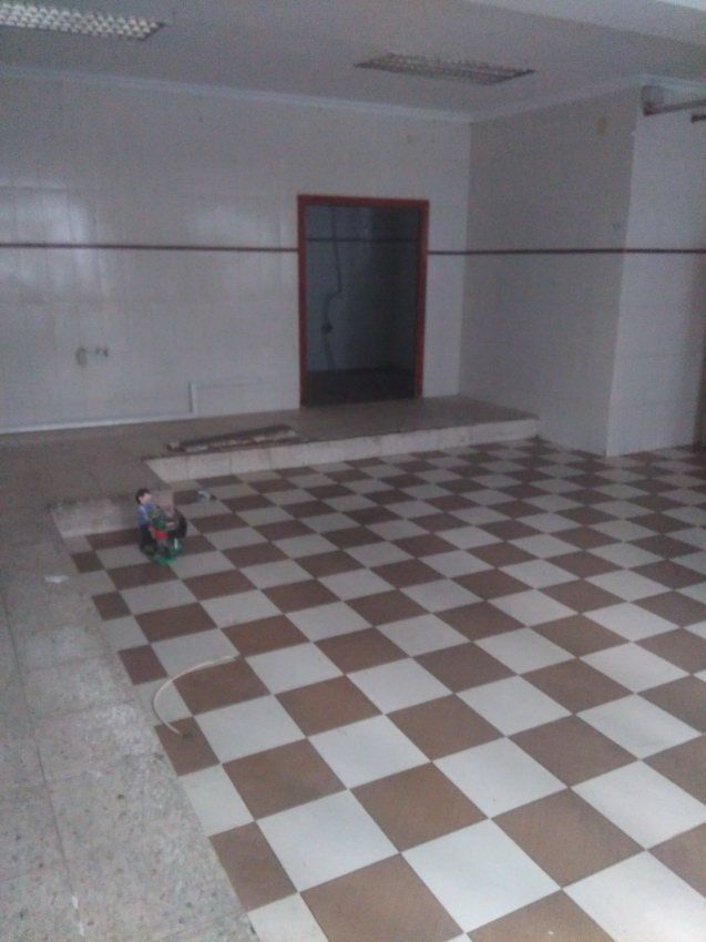 Retail in Cáceres, Cáceres for lease Building Photo- Image 1 of 9