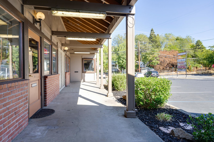 444 Pleasant Valley Rd, Diamond Springs, CA for lease - Building Photo - Image 2 of 16