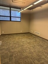 3122 Gillham Plz, Kansas City, MO for lease Interior Photo- Image 2 of 2