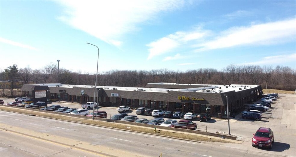 7501 N University St, Peoria, IL for lease - Building Photo - Image 1 of 18