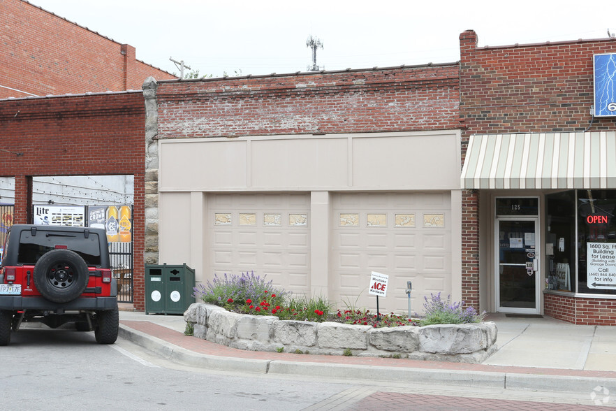 127 W Pine St, Warrensburg, MO for sale - Primary Photo - Image 1 of 1