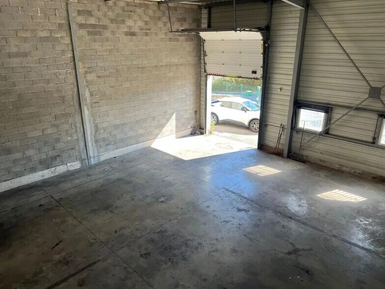 Industrial in La Seyne-sur-Mer for lease - Interior Photo - Image 3 of 4