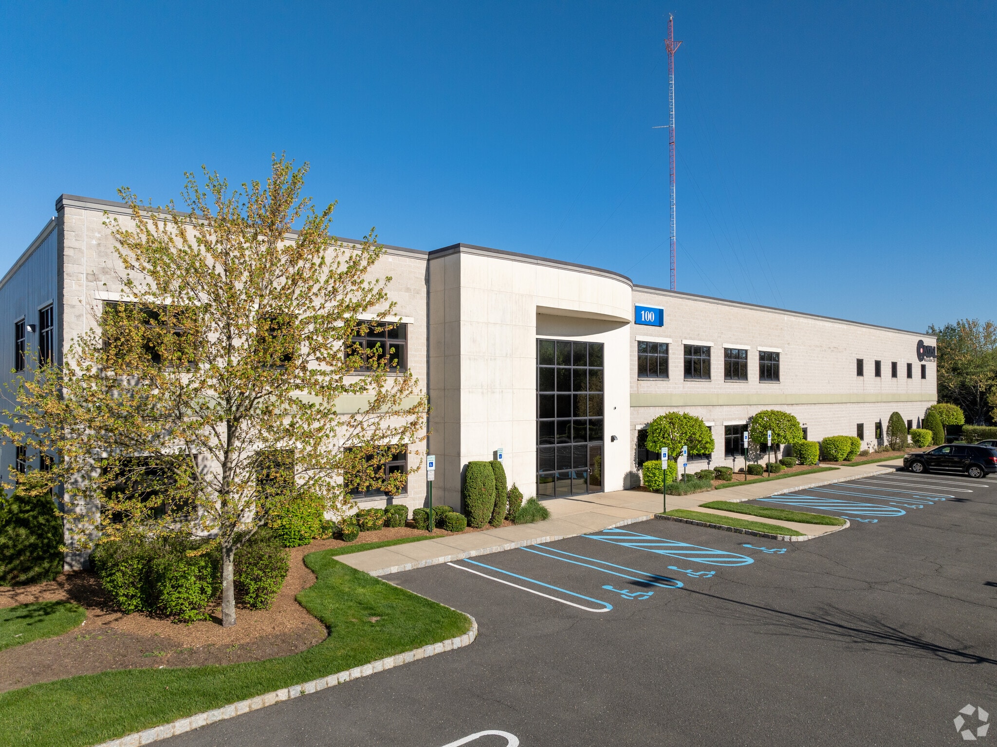 100 Lake Dr, East Windsor, NJ for lease Primary Photo- Image 1 of 7