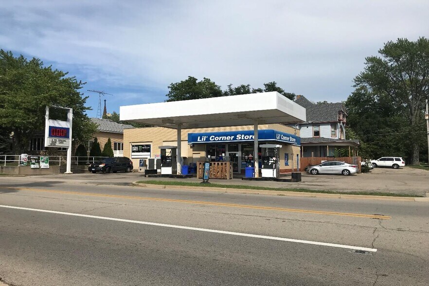 301 N Division St, Harvard, IL 60033