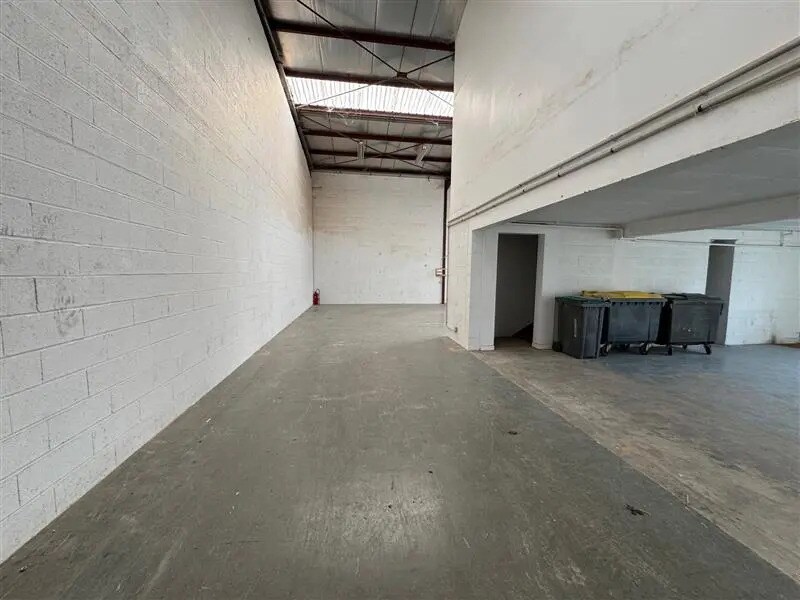 Flex in Quincy-Voisins for lease Interior Photo- Image 1 of 6