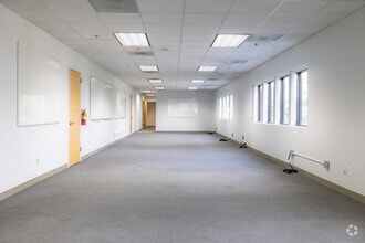 1711 E Bayshore Rd, Redwood City, CA for lease Interior Photo- Image 1 of 4
